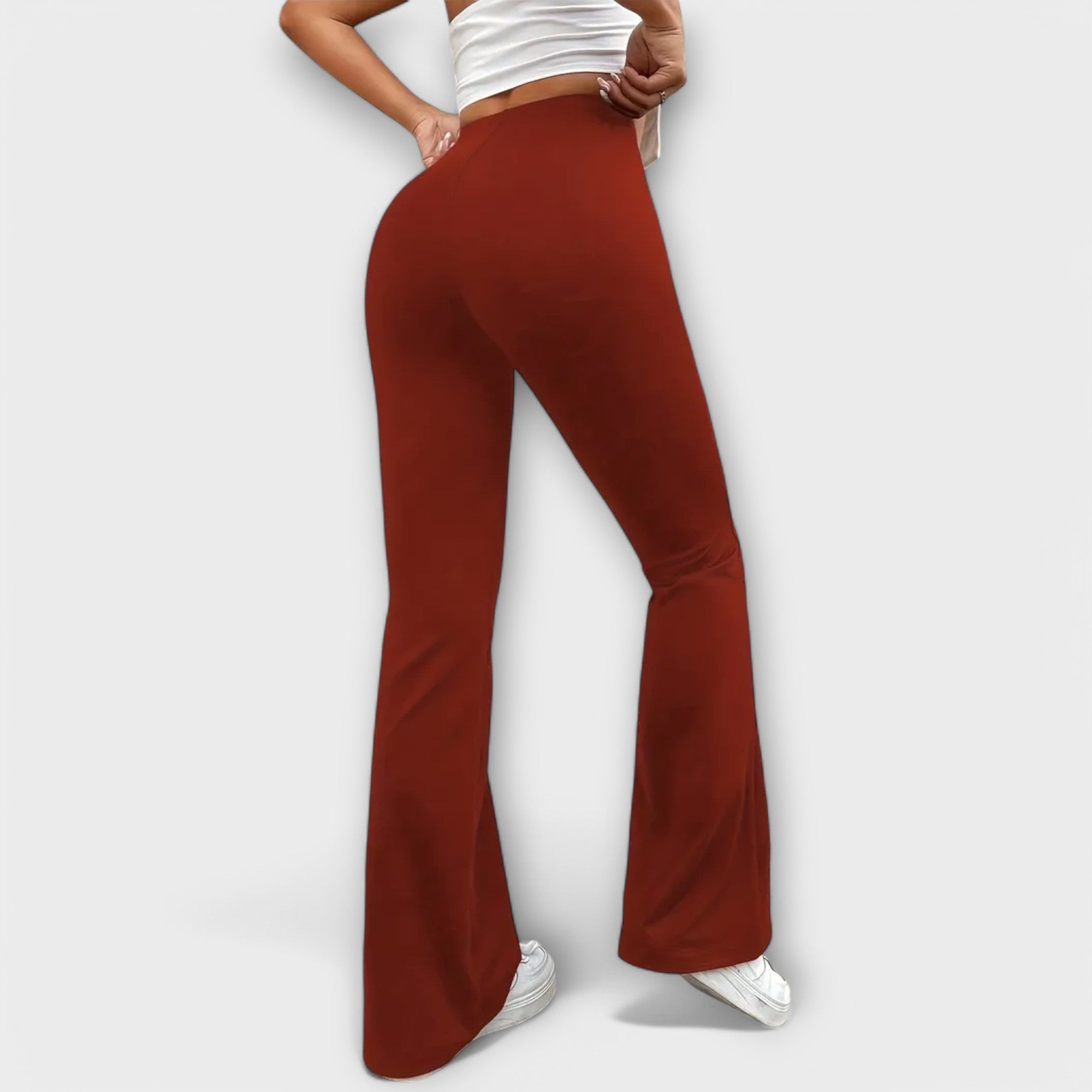 Mareva – Ausgestellte Hose mit V-Bund