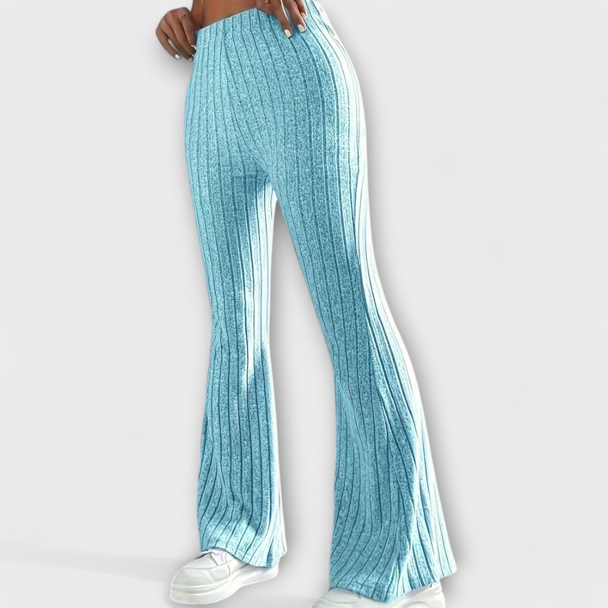 Luretta – Flared Hose mit feiner Struktur