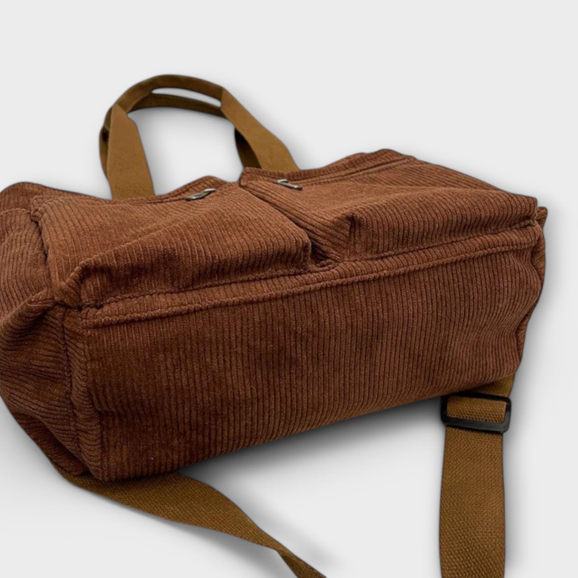 Emma Fioretti – Klassische Tote aus Cord