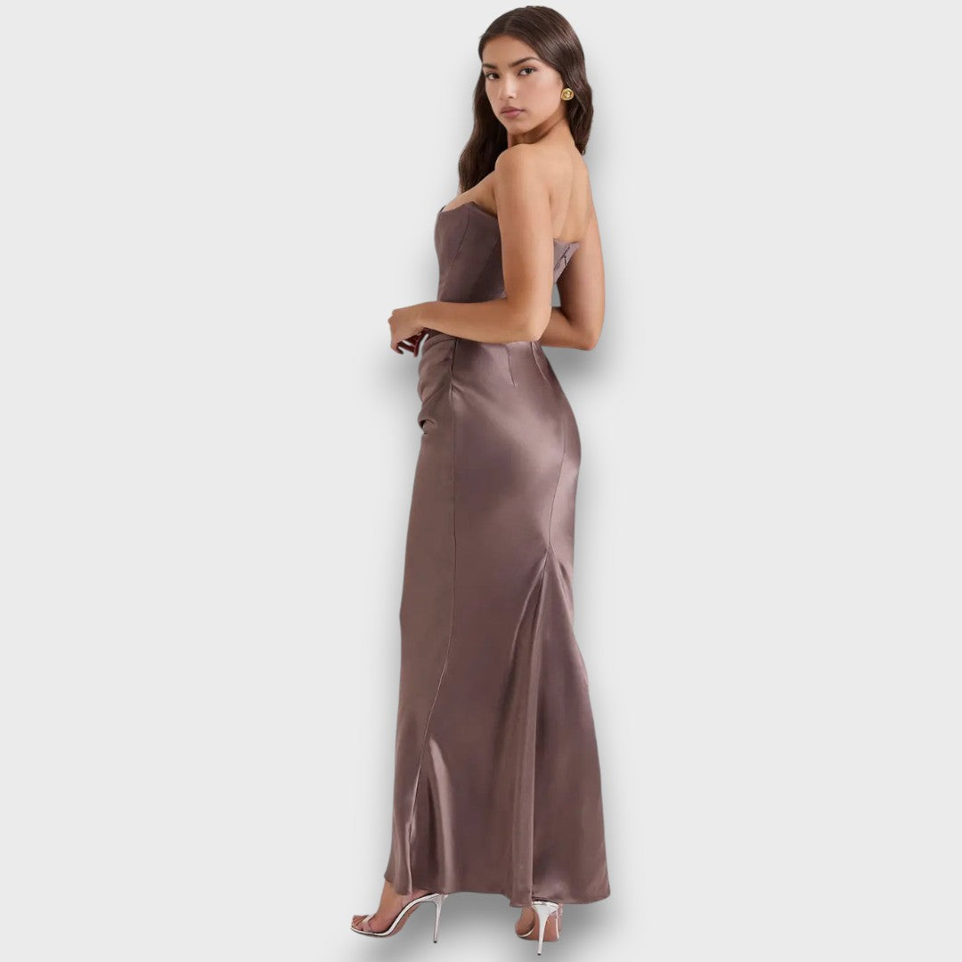 Isedra – Midikleid mit skulpturaler Linie
