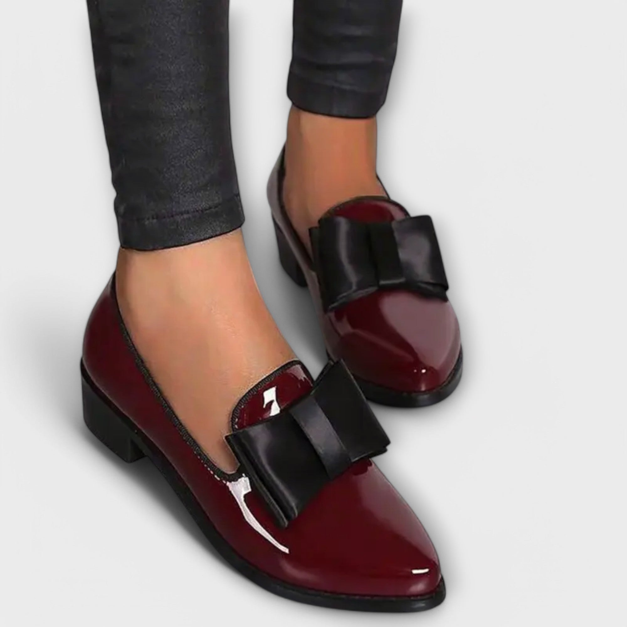 Maribel – Glanz-Loafers mit Schleifendetail