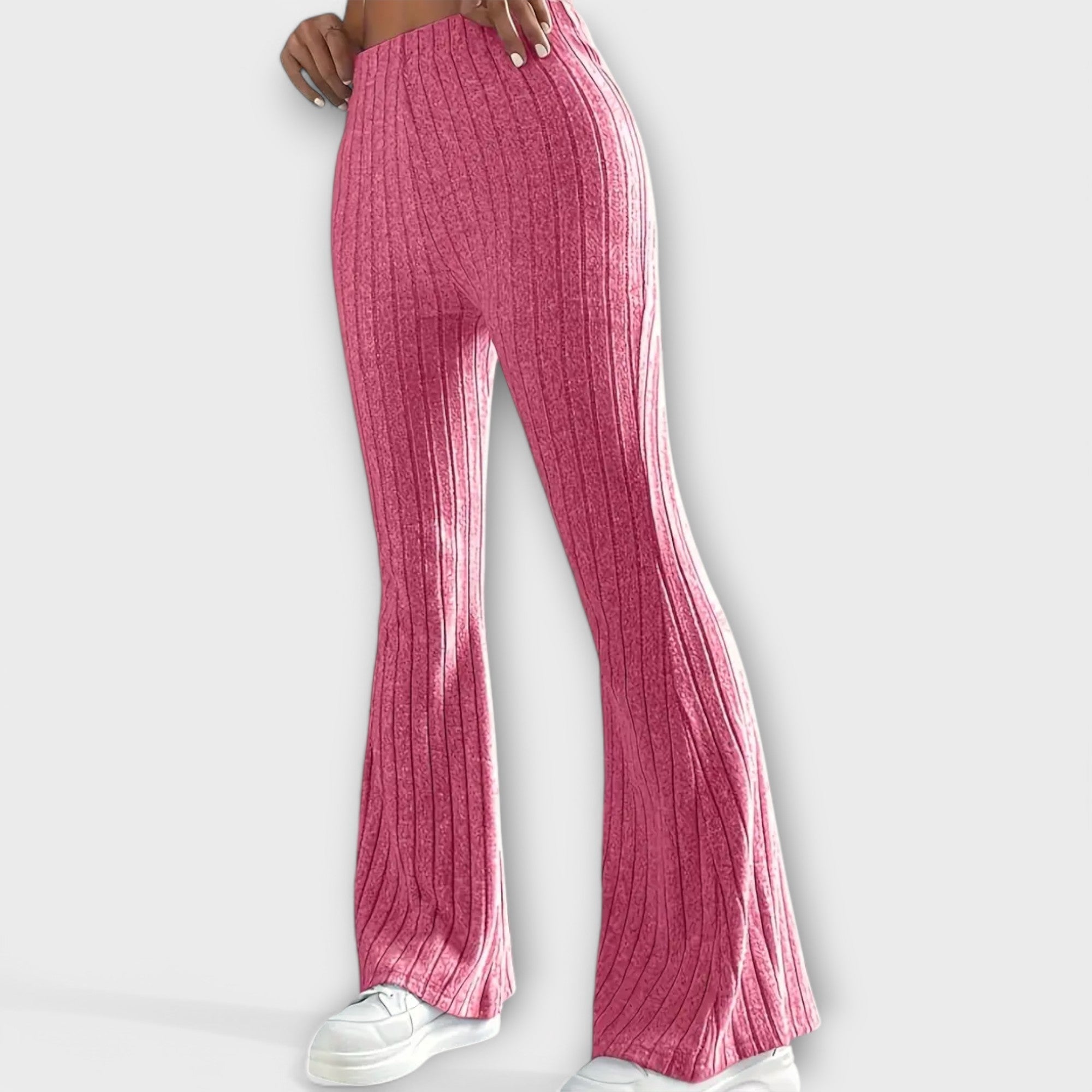 Luretta – Flared Hose mit feiner Struktur