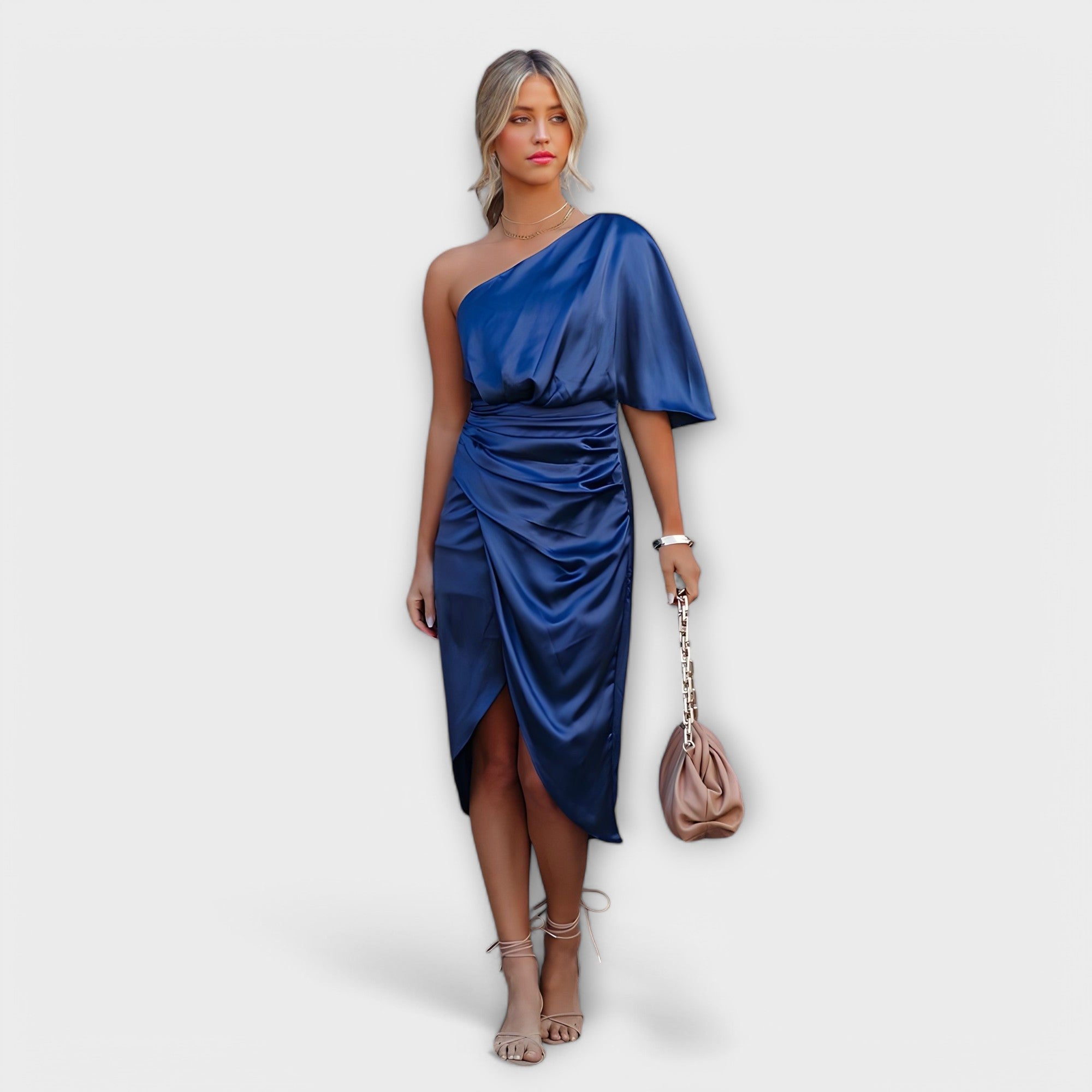 Saphira – Asymmetrisches Satin-Midikleid