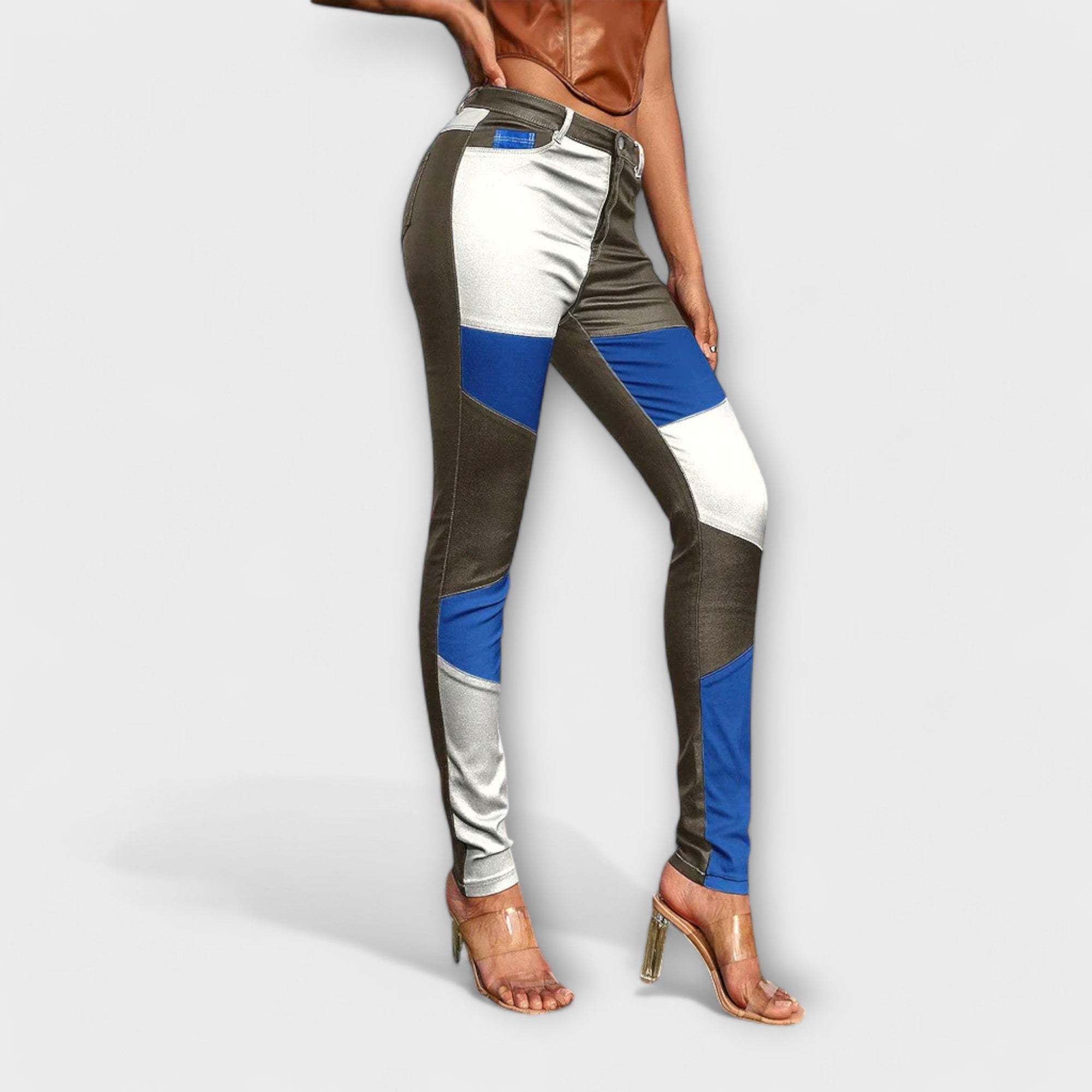 Zafira – Figurbetonte Hose im modernen Patch-Look