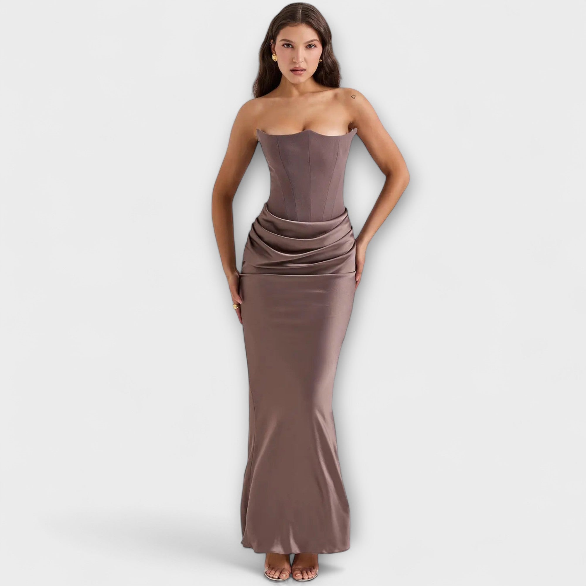 Marielle – Schulterfreies Satin-Maxikleid