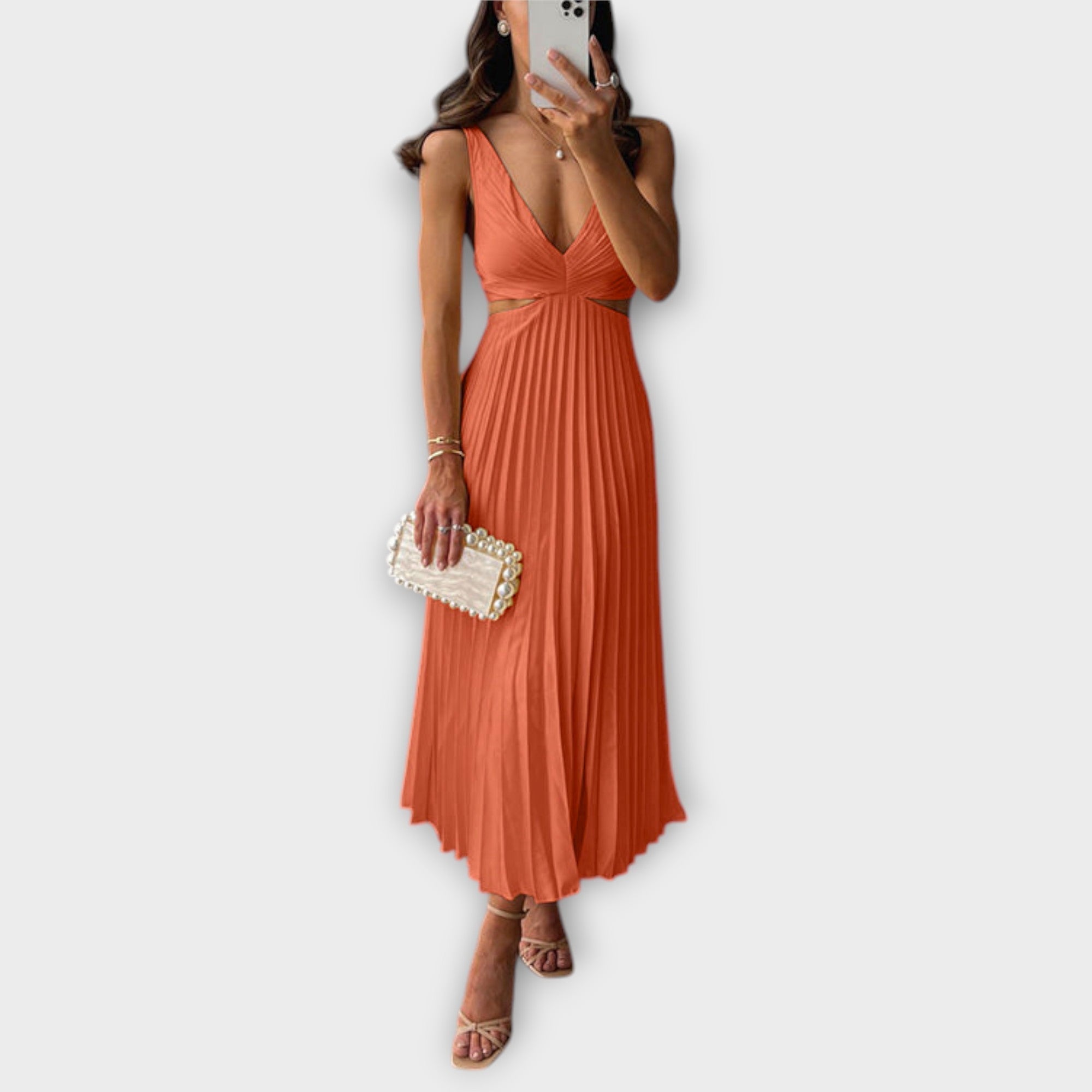 Aurine – Faltenkleid mit raffinierter Taille