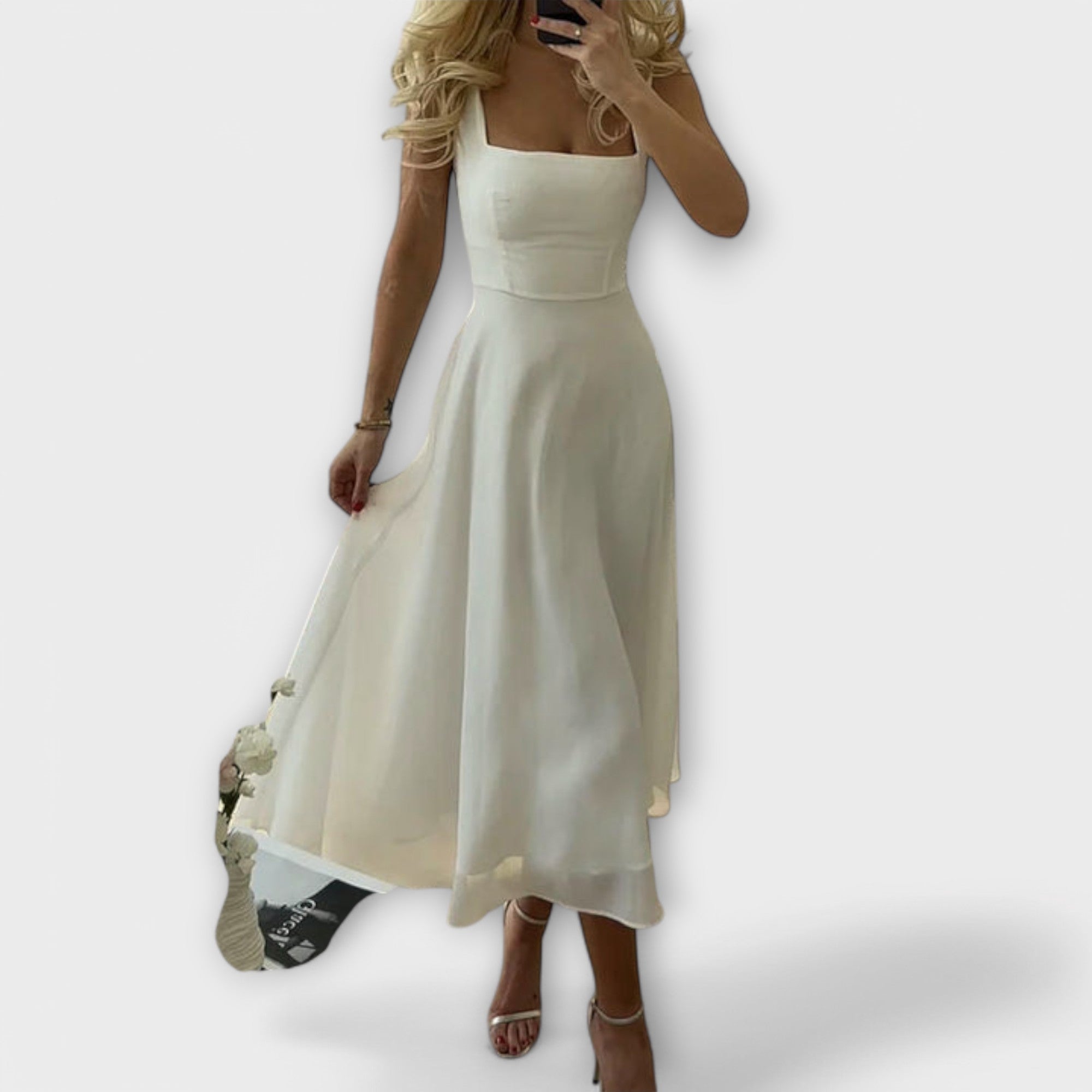 Seliane – Fließendes Kleid mit eckigem Ausschnitt
