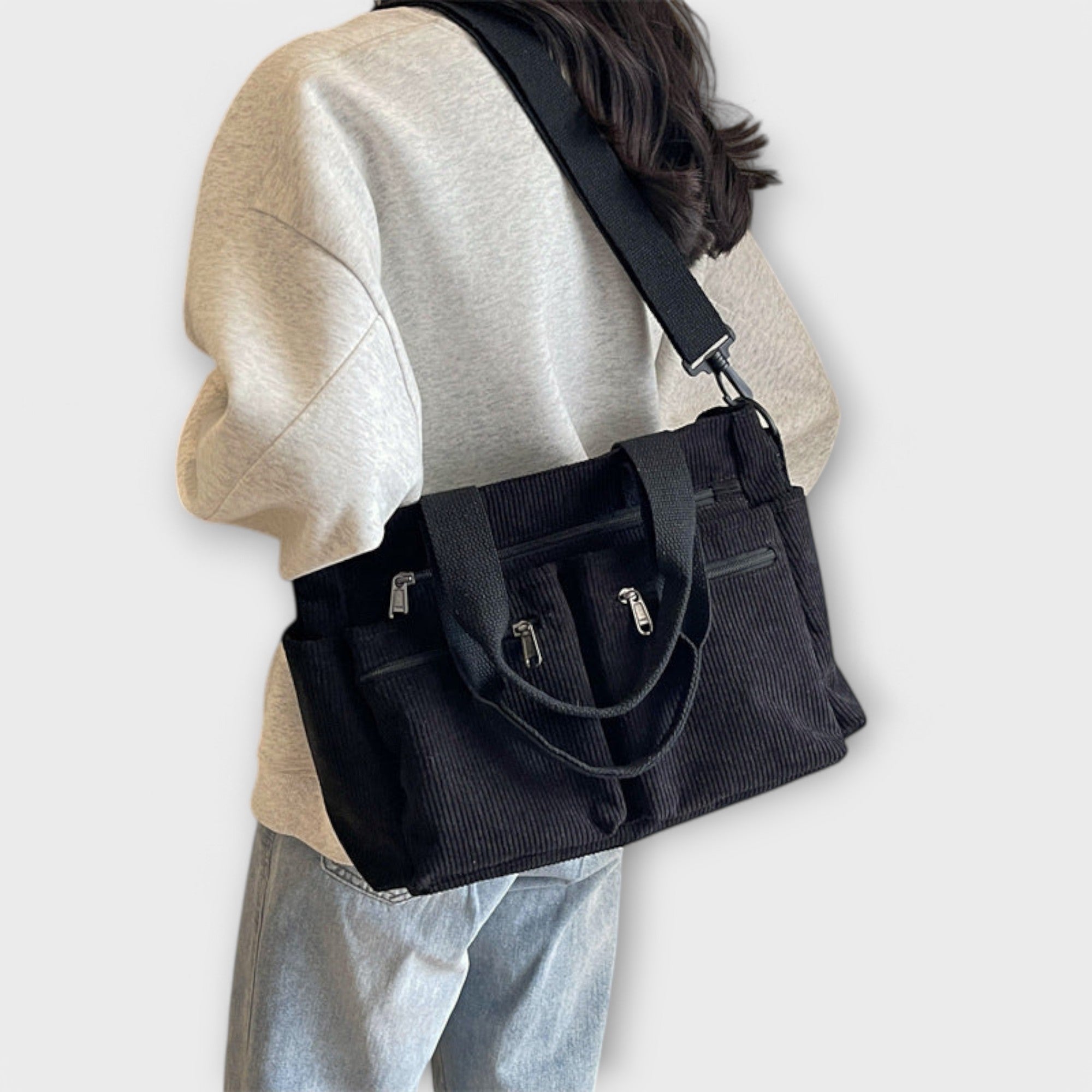 Emma Fioretti – Klassische Tote aus Cord