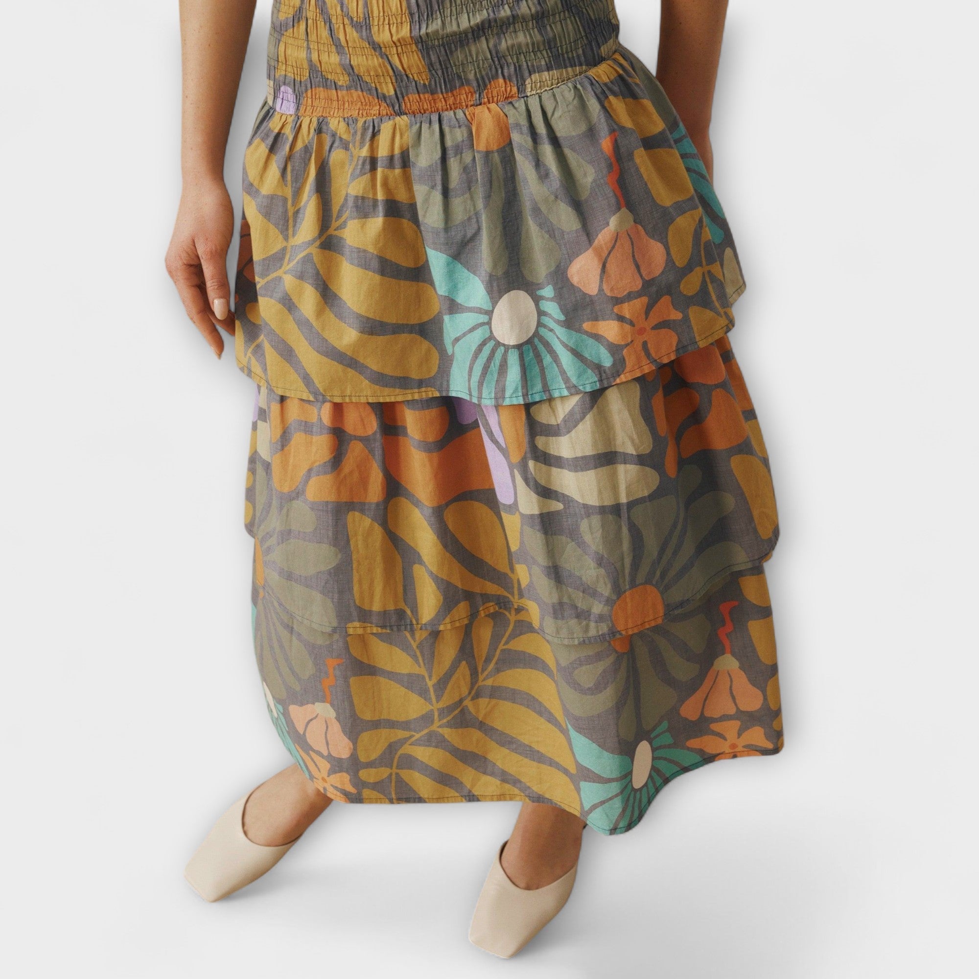 Yenora – Midikleid mit gesmoktem Oberteil und Stufenrock