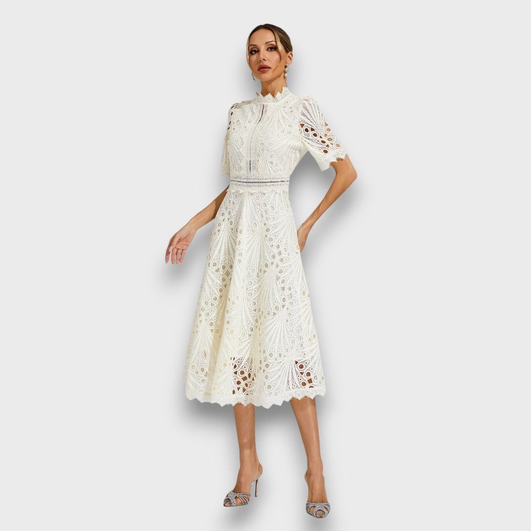 Norelia – Elegantes Midikleid mit Spitzendetail