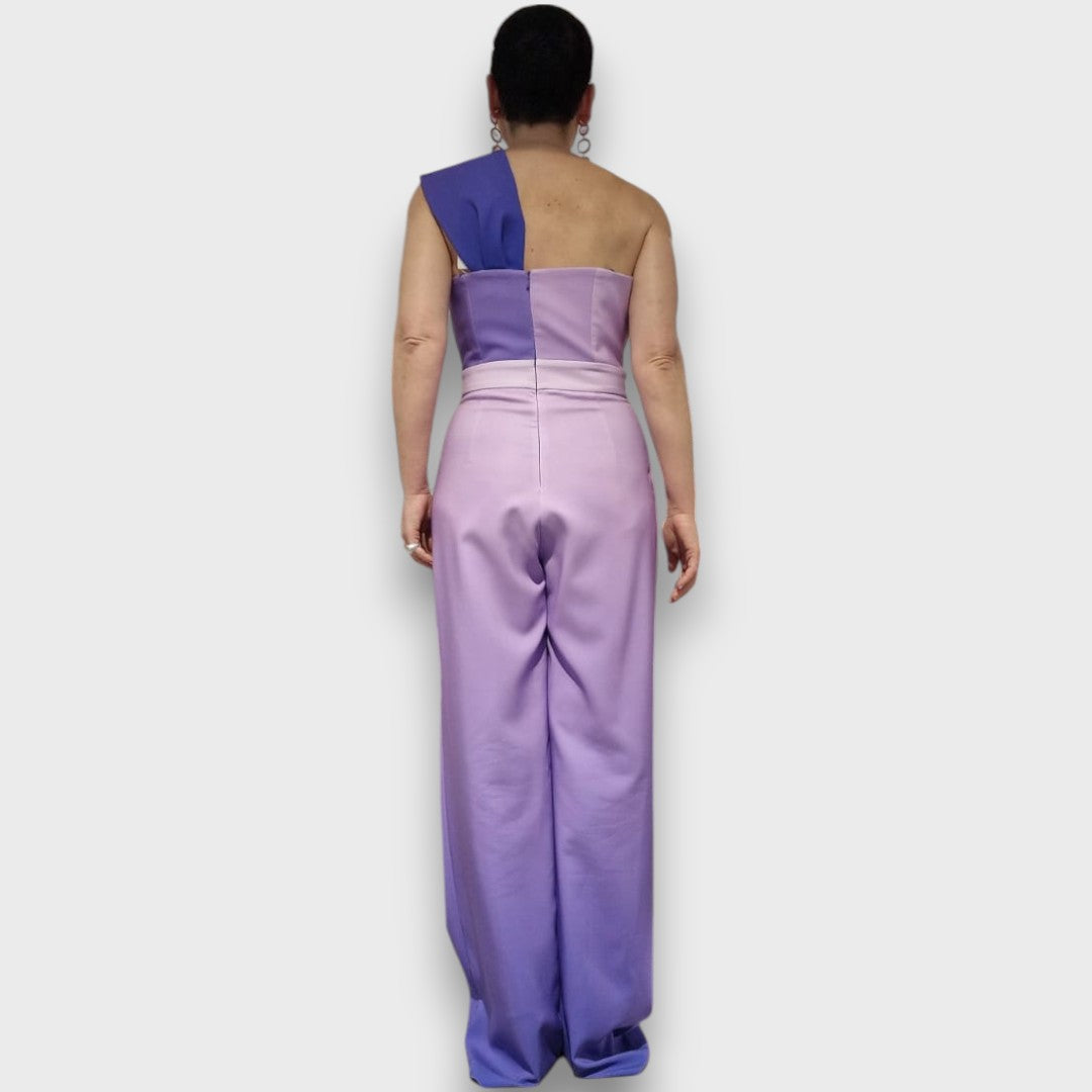 Candia –  Elegantes Jumpsuit mit asymmetrischem Dekolleté