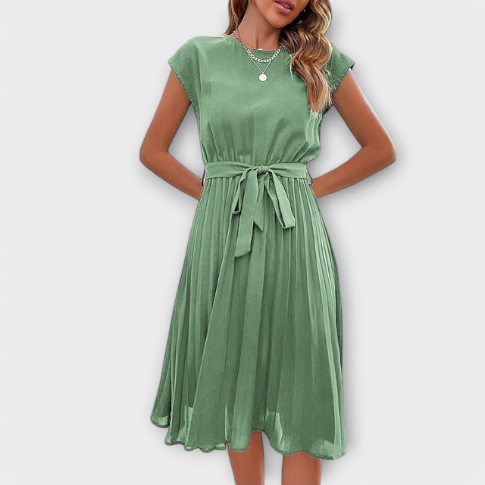 Mireia – Faltenkleid mit Taillenschleife