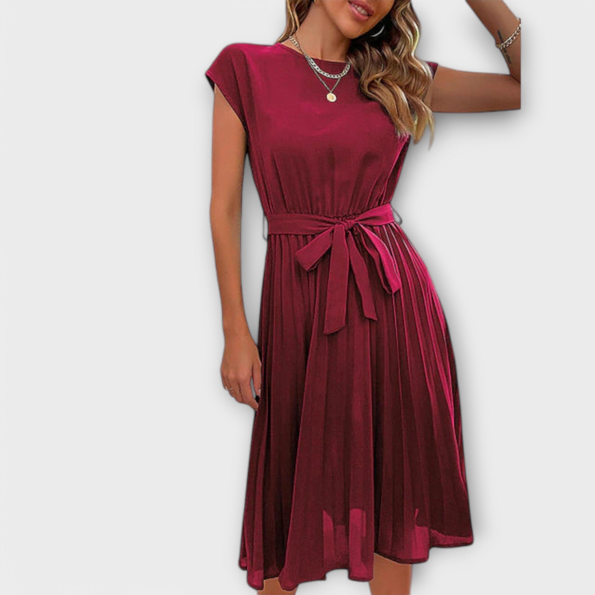 Mireia – Faltenkleid mit Taillenschleife