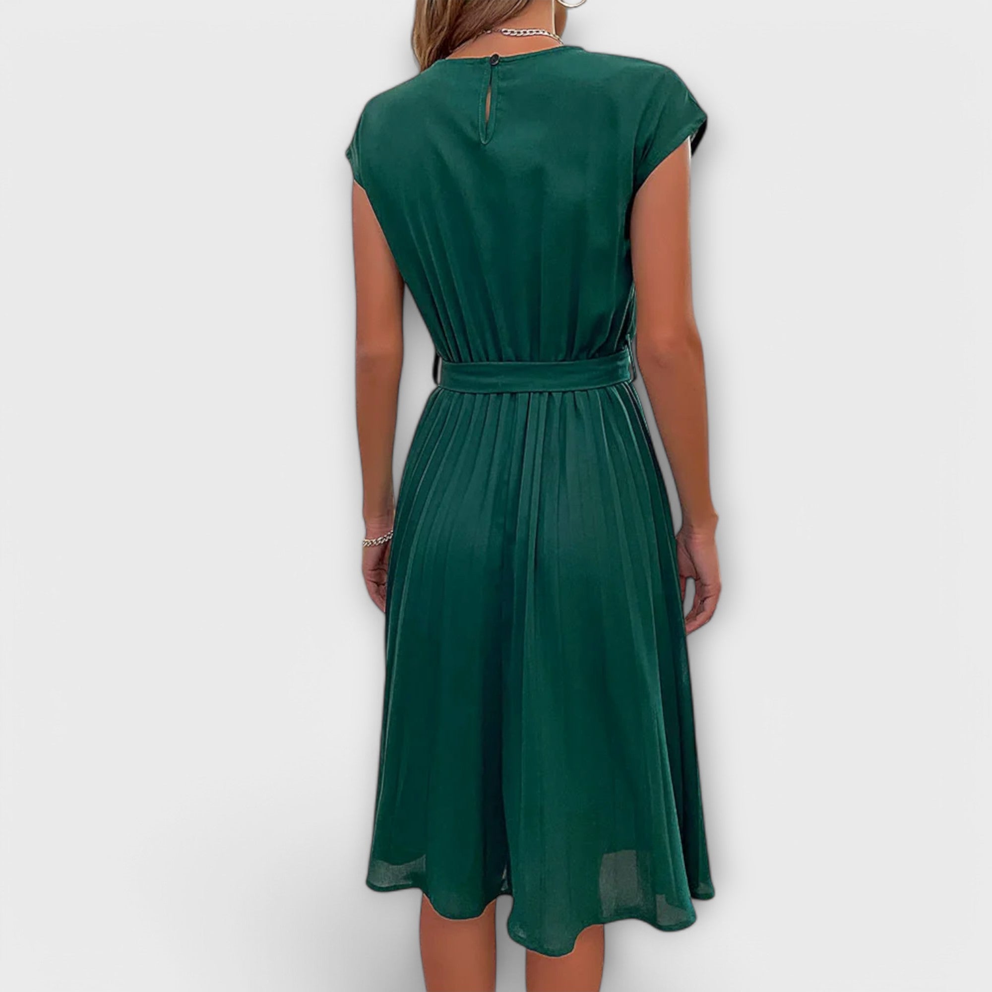 Mireia – Faltenkleid mit Taillenschleife