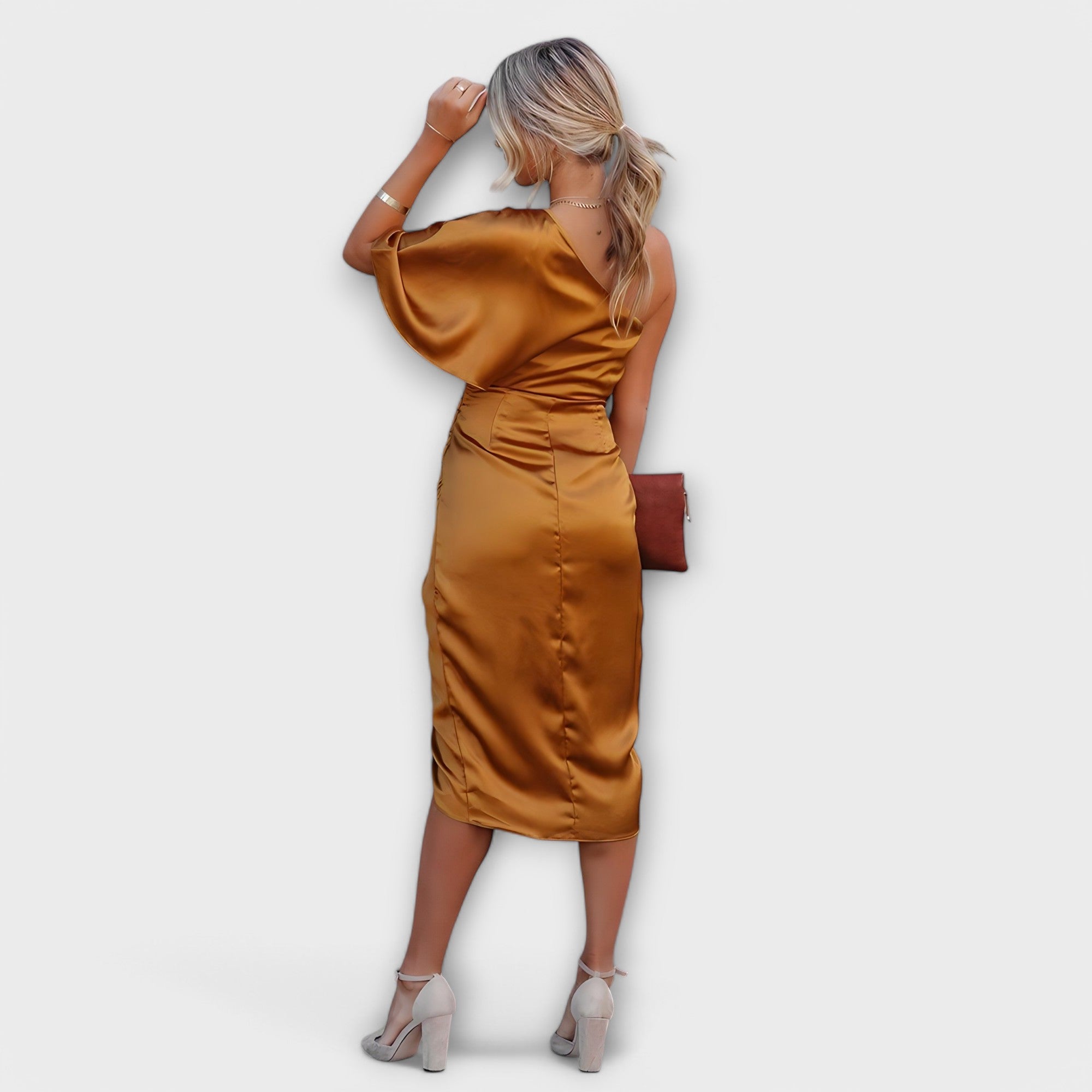 Saphira – Asymmetrisches Satin-Midikleid