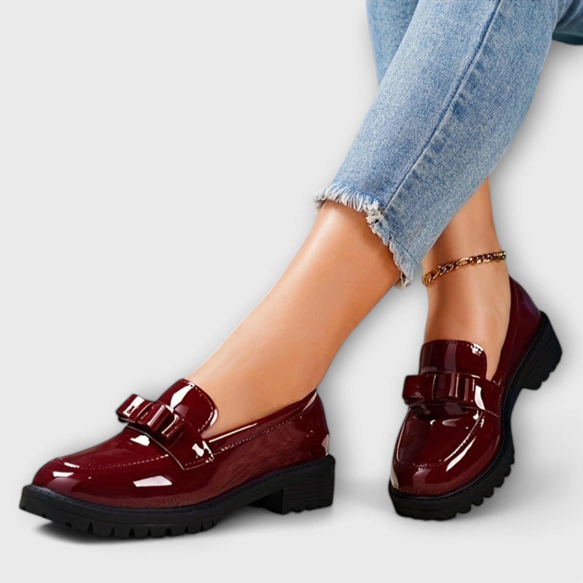 Camille – Lack-Loafer mit Schleifendetail und Profilsohle