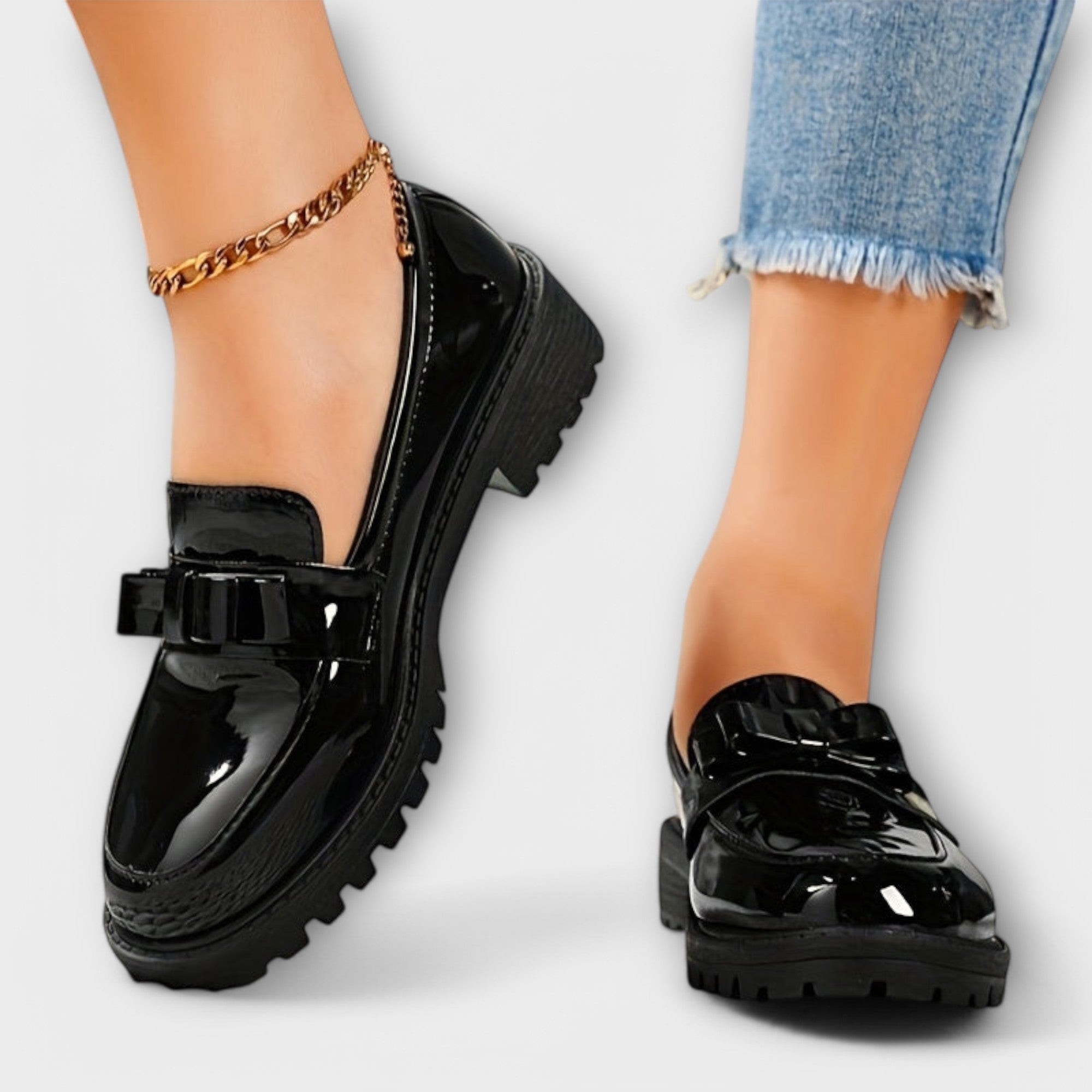 Camille – Lack-Loafer mit Schleifendetail und Profilsohle