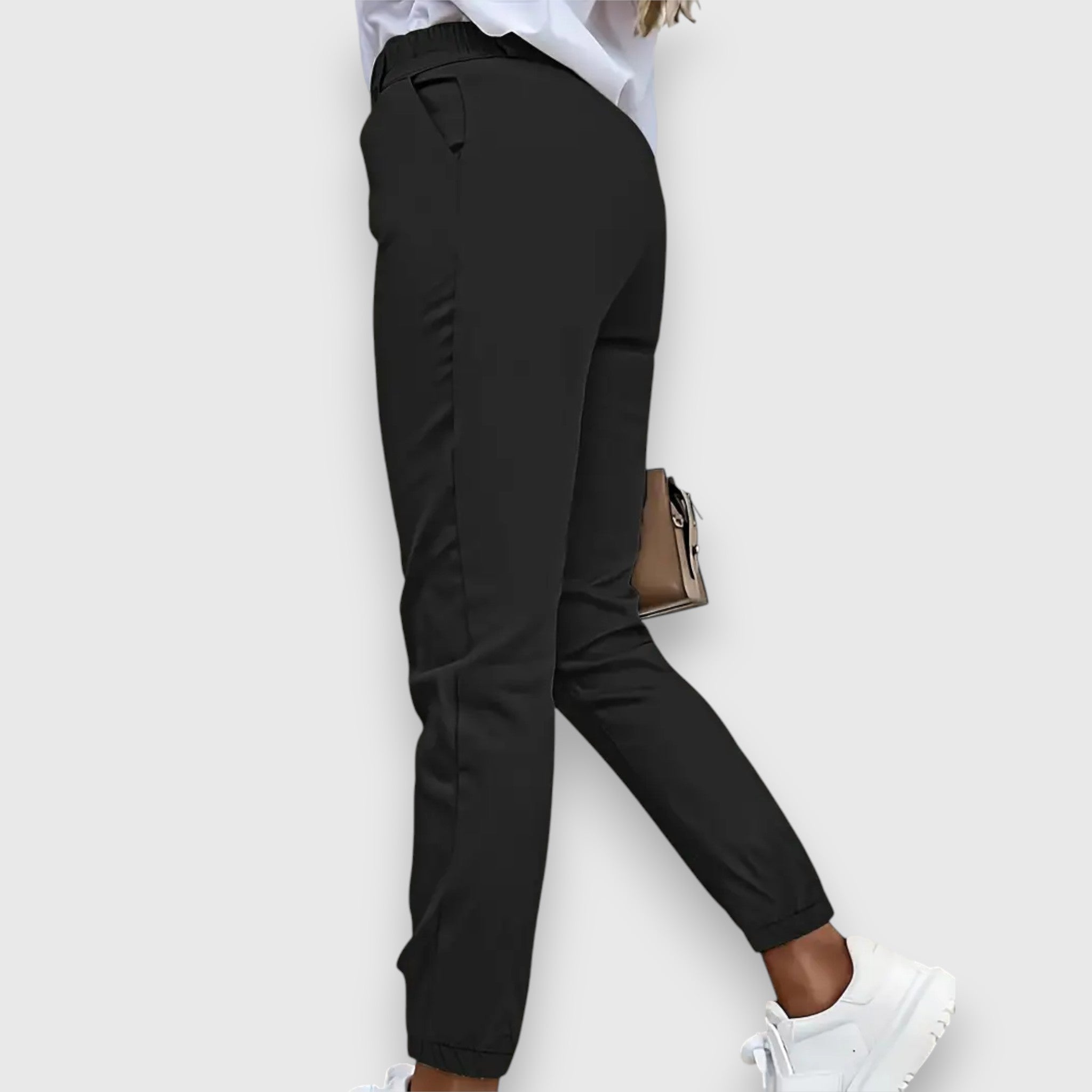 Lina – Schlank geschnittene Jogger-Hose in Business-Optik