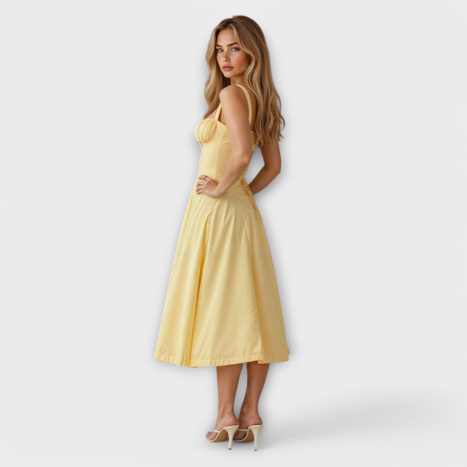 Marvelle – Midikleid mit floraler Silhouette
