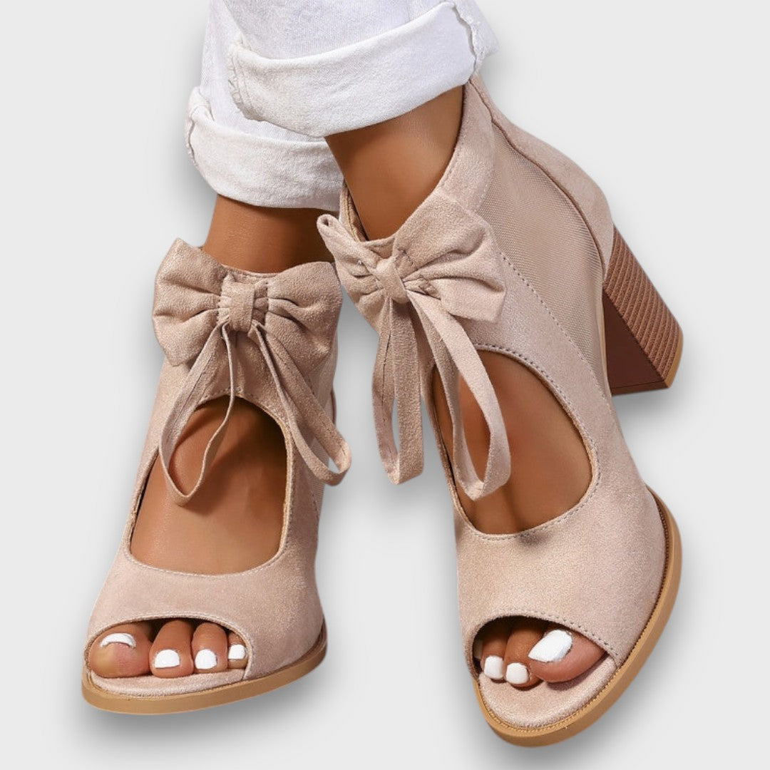 Alviera – Elegante Sandaletten mit Schleife und Blockabsatz
